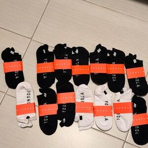 Young La Black and White Socks Set (14 Pairs)